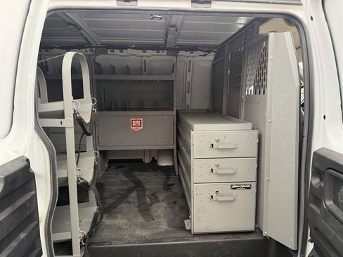 Used 2021 Chevrolet Express 3500 w/ Driver Convenience Package RWD image 23