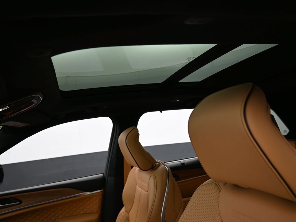 New 2025 Jeep Grand Cherokee Summit AWD/4WD image 11