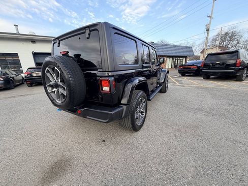 Used 2024 Jeep Wrangler Unlimited w/ Convenience Group AWD/4WD image 48