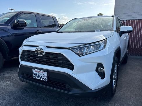 Used 2020 Toyota RAV4 XLE w/ XLE Grade Weather Package AWD/4WD image 7