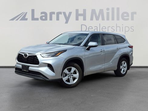 Used 2023 Toyota Highlander L image 1