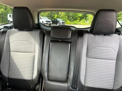 Used 2018 Ford Escape SE w/ SE Sport Appearance Package AWD/4WD image 28