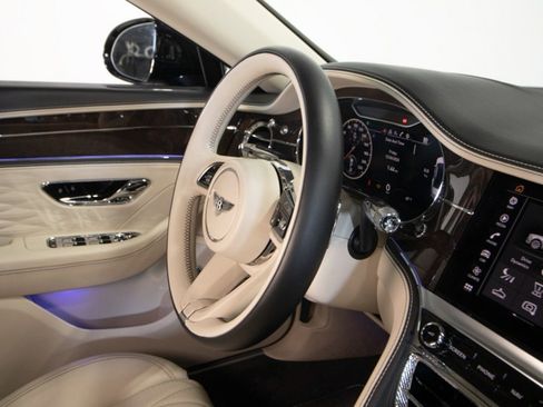 Used 2023 Bentley Flying Spur Azure image 55