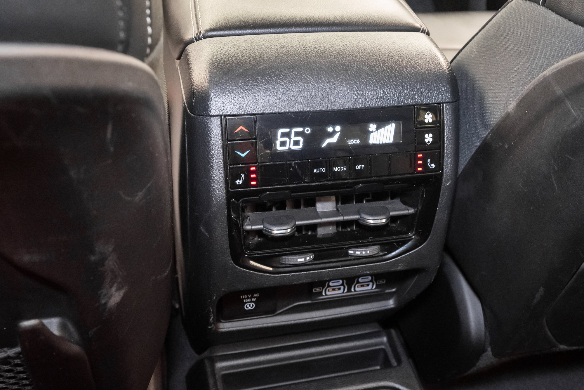 Used 2023 Jeep Grand Cherokee L Limited AWD/4WD image 33