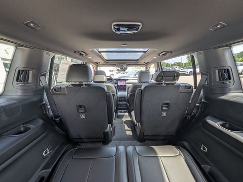 New 2025 Jeep Grand Cherokee L Limited image 19