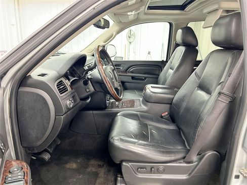 Used 2013 GMC Yukon XL Denali image 20