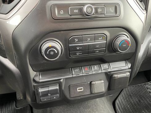 Used 2020 Chevrolet Silverado 2500 Custom w/ Custom Value Package image 35