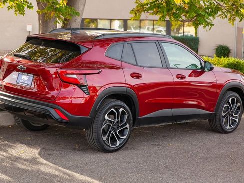 Used 2025 Chevrolet Trax RS image 5