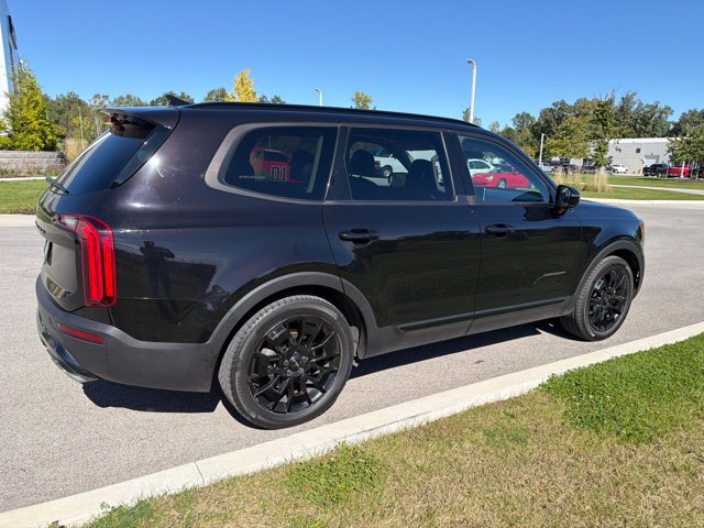 Used 2022 Kia Telluride SX w/ Nightfall Edition Package AWD/4WD image 3