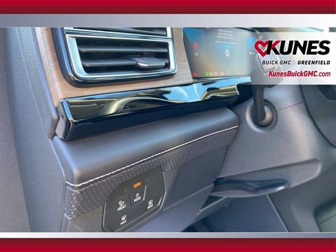 Used 2024 Volkswagen Atlas SE image 31