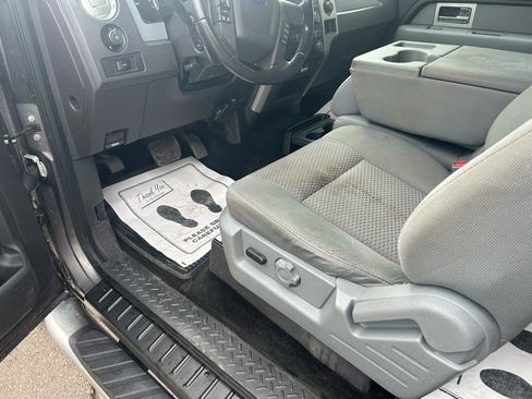 Used 2011 Ford F150 XLT w/ XLT Chrome Pkg image 10