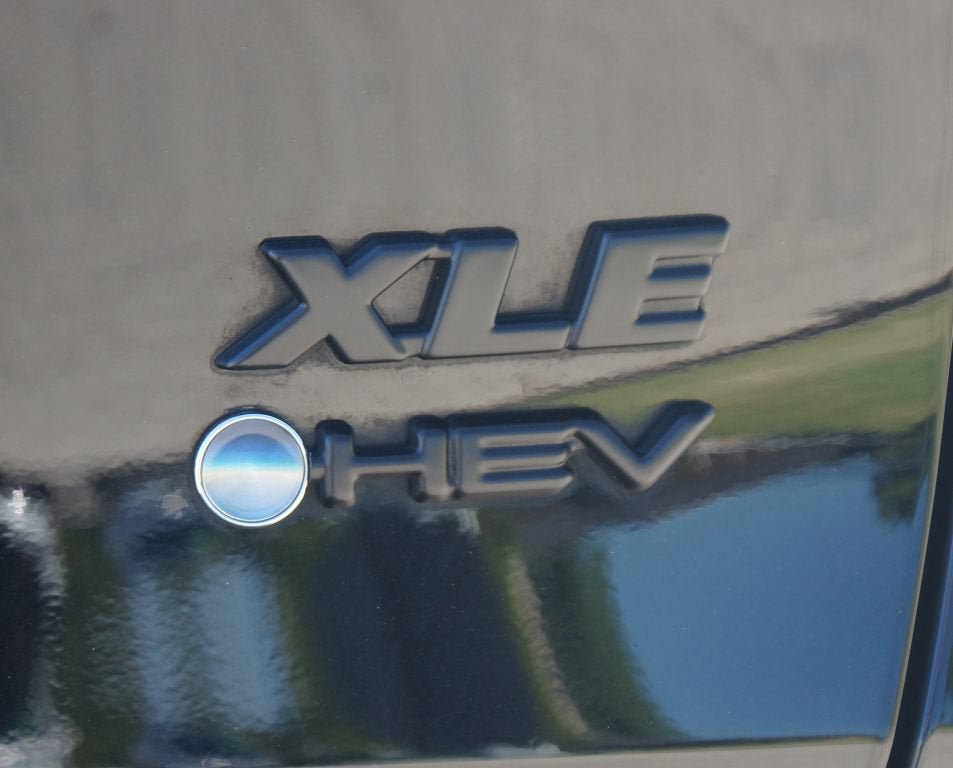Used 2025 Toyota RAV4 XLE w/ Convenience Package AWD/4WD image 18