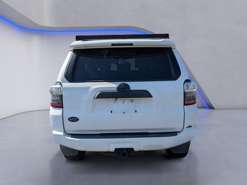 Used 2018 Toyota 4Runner SR5 RWD image 7