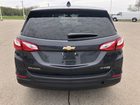 Used 2019 Chevrolet Equinox LS w/ LS Convenience Package FWD image 4