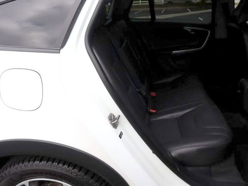 Used 2018 Volvo V60 T5 Cross Country w/ Convenience Package image 21