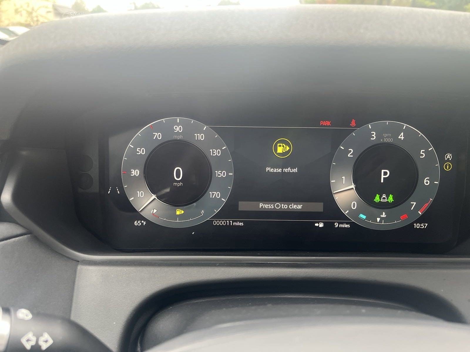 Used 2025 Land Rover Range Rover Velar Dynamic SE AWD/4WD image 16