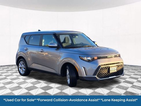 Used 2025 Kia Soul LX w/ Option Group 015 image 4