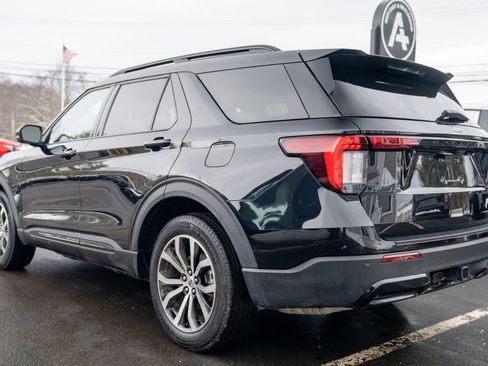 Used 2025 Ford Explorer ST-Line image 4