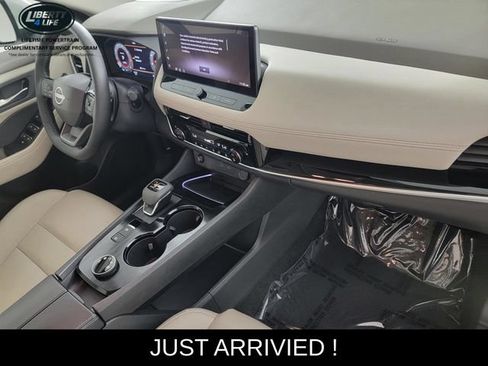 Used 2026 Nissan Rogue SL AWD/4WD image 19