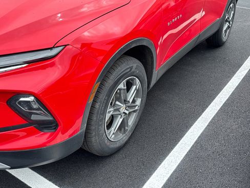 Used 2024 Chevrolet Blazer LT image 3