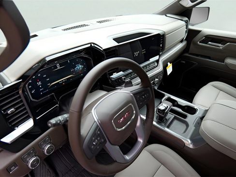 New 2026 GMC Sierra 1500 SLT image 8