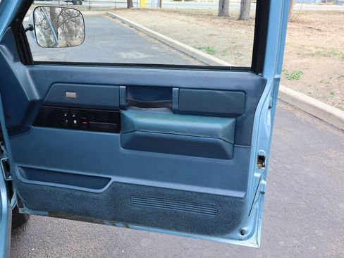 Used 1989 Chevrolet Silverado 2500 4x4 Regular Cab image 22