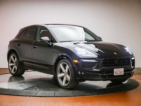 Certified 2023 Porsche Macan AWD/4WD image 9