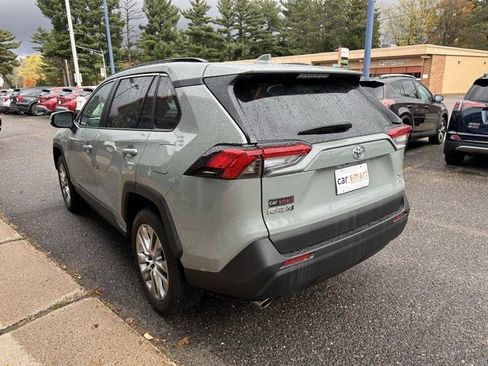 Used 2023 Toyota RAV4 XLE Premium image 5
