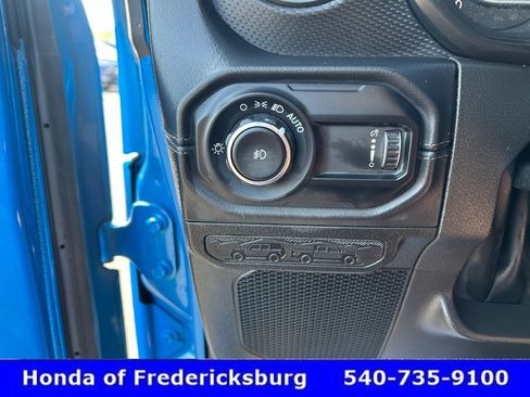 Used 2024 Jeep Wrangler Unlimited Rubicon w/ Safety Group AWD/4WD image 24