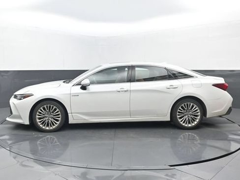 Used 2019 Toyota Avalon Limited w/ Advanced Safety Package FWD image 7
