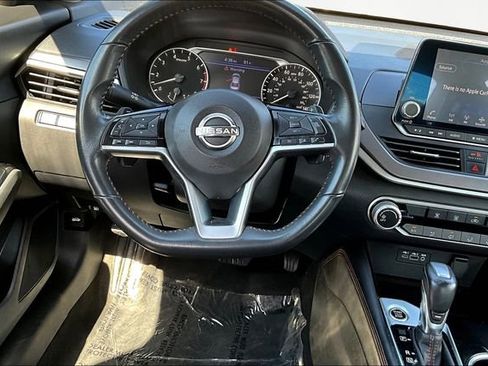Used 2024 Nissan Altima 2.5 SR image 8