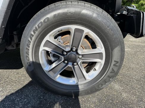 Used 2020 Jeep Wrangler Unlimited Sahara AWD/4WD image 22