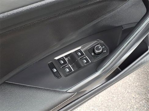 Used 2024 Volkswagen Jetta SE image 17