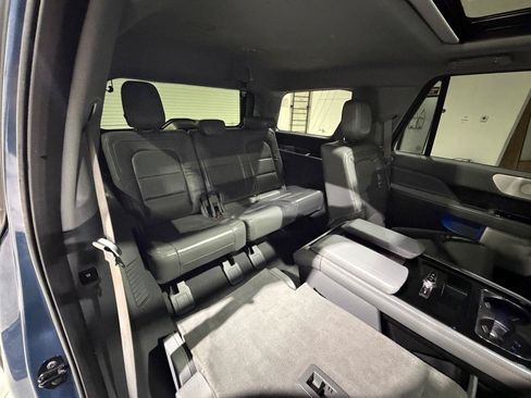 Used 2020 Lincoln Navigator Reserve w/ Luxury Package AWD/4WD image 16