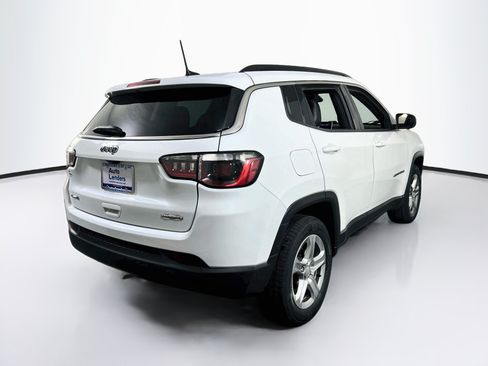 Used 2023 Jeep Compass Latitude w/ Sun and Sound Group AWD/4WD image 5