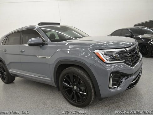 Used 2024 Volkswagen Atlas Cross Sport SEL Premium R-Line image 7