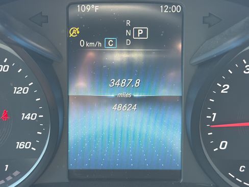 Used 2021 Mercedes-Benz GLC 300 4MATIC image 2