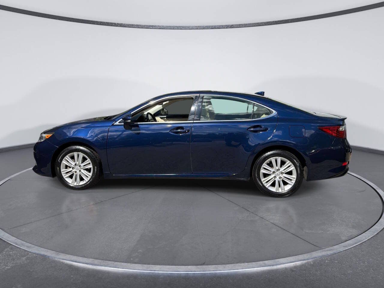 Used 2015 Lexus ES 350 FWD image 2