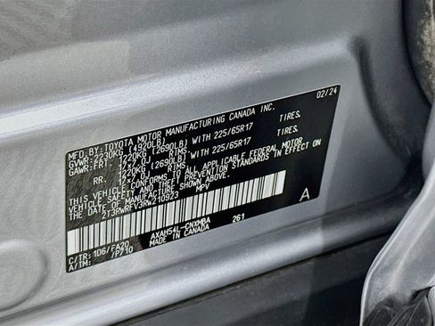 Used 2024 Toyota RAV4 XLE AWD/4WD image 32