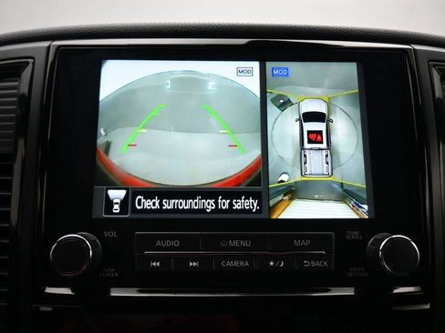 Used 2023 Nissan Titan PRO-4X w/ Pro-4x Convenience Package image 21