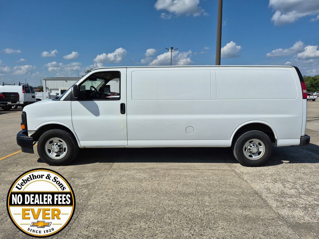 Used 2015 Chevrolet Express 3500 Extended RWD image 4