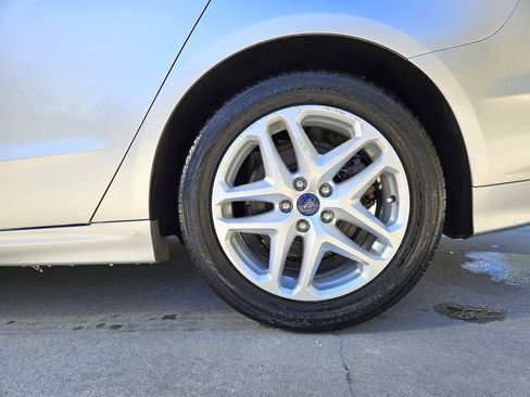 Used 2013 Ford Fusion SE image 5