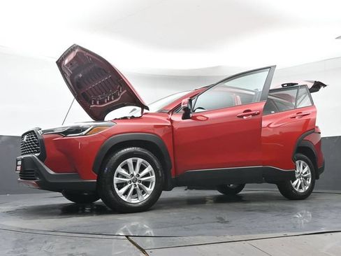 Certified 2022 Toyota Corolla Cross LE w/ Moonroof Package AWD/4WD image 47