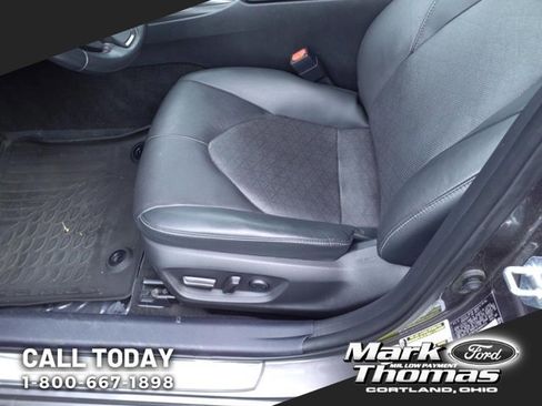 Used 2022 Toyota Camry XSE image 8