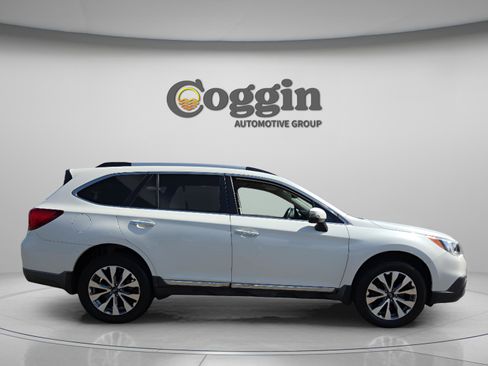 Used 2017 Subaru Outback 2.5i Touring w/ Popular Package #5A image 7