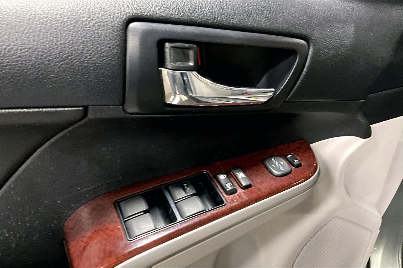Used 2014 Toyota Camry XLE FWD image 31