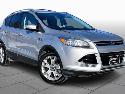 Used 2016 Ford Escape Titanium image 3
