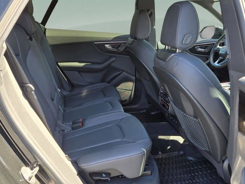 Used 2025 Audi Q8 Premium Plus image 28