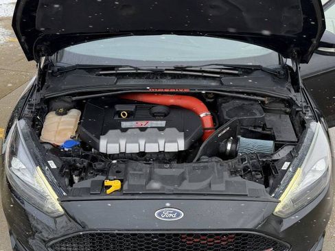 Used 2017 Ford Focus ST image 36