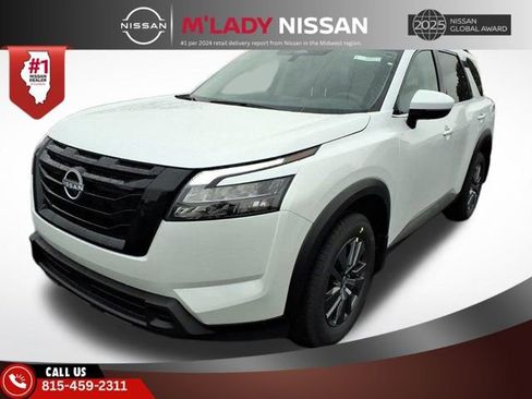 New 2025 Nissan Pathfinder SV image 3
